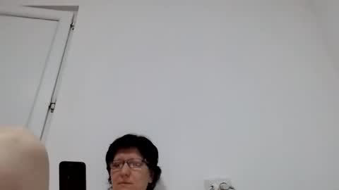 Snapshot of vera_elle chatting on 12.16.25 Vera online show from 12.16.25