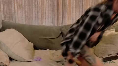 Vera Victors online show from 12.17.25