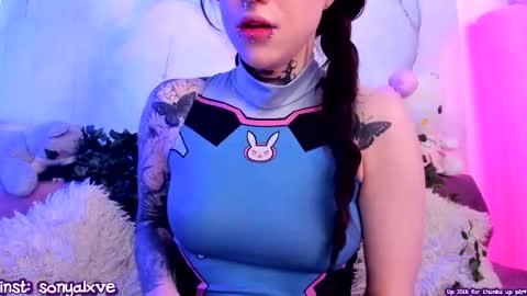 Sonya online show from 02.14.25