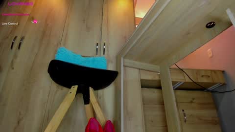 Snapshot of vero_starxx chatting on 12.06.24 Goddess Veronica online show from 12.06.24