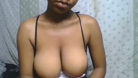 Snapshot of verolla31 chatting on 10.19.25 verolla31 online show from 10.19.25