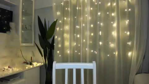 Snapshot of veronarolls chatting on 12.29.24 Lolitalolz online show from 12.29.24