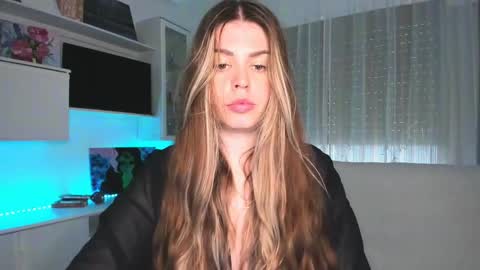 Snapshot of veronarolls chatting on 02.26.25 Lolitalolz online show from 02.26.25