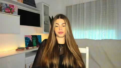 Snapshot of veronarolls chatting on 02.27.25 Lolitalolz online show from 02.27.25