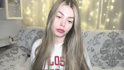 Snapshot of veronarolls chatting on 01.17.26 Lolitalolz online show from 01.17.26