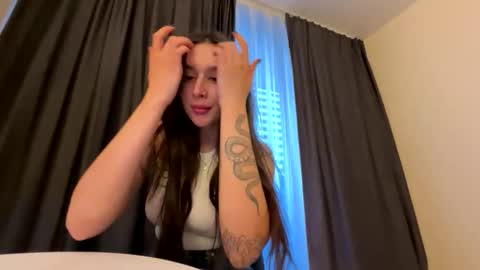 Snapshot of veronica_larsson chatting on 10.18.25 Veronica online show from 10.18.25