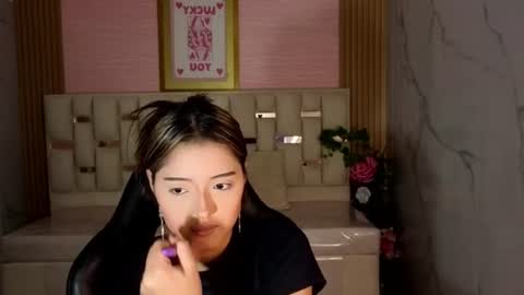 Snapshot of veronicaa_s chatting on 06.18.26 veronicaa_s online show from 06.18.26