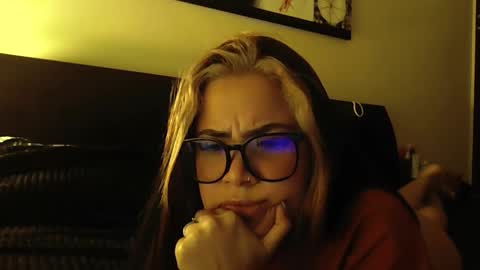 Snapshot of veronicabrown_xxx chatting on 03.11.26 Vero online show from 03.11.26