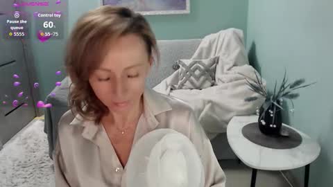 Helen online show from 10.20.25