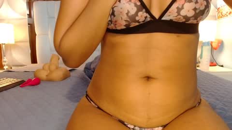 Snapshot of veronicarobles chatting on 12.19.24 Veronica Robles online show from 12.19.24