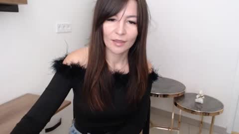 Snapshot of veronik_shy chatting on 11.10.25 veronik_shy online show from 11.10.25