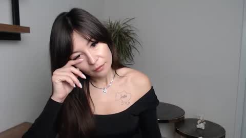 Snapshot of veronik_shy chatting on 12.02.25 veronik_shy online show from 12.02.25