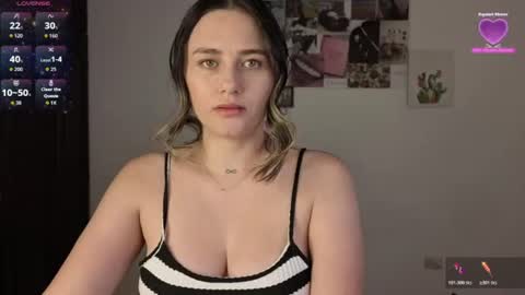 Snapshot of veronika__winslow_ chatting on 07.15.26 Vero online show from 07.15.26