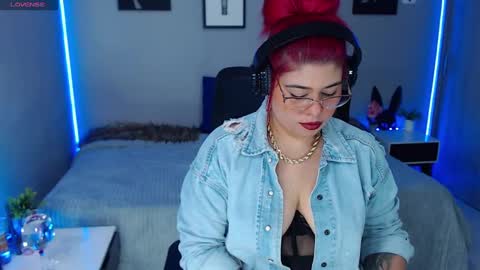 Miss Veronika online show from 12.03.24