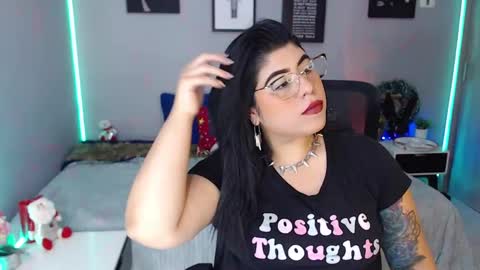 Miss Veronika online show from 12.18.24