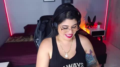 Miss Veronika online show from 01.30.25