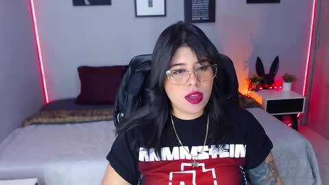 Miss Veronika online show from 01.30.25