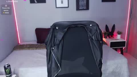 Miss Veronika online show from 02.18.25