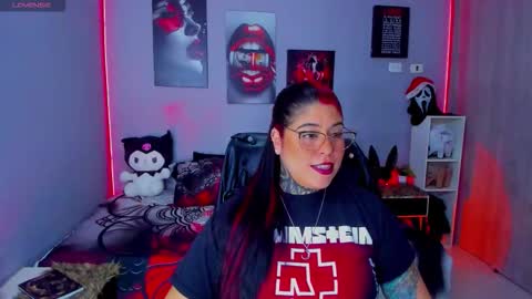 Miss Veronika online show from 11.25.25