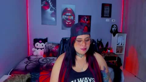 Miss Veronika online show from 12.05.25