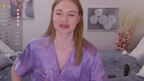 Snapshot of veronikamitchel chatting on 12.11.24 Veronika online show from 12.11.24