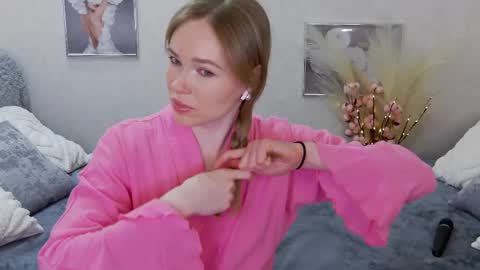 Snapshot of veronikamitchel chatting on 02.19.25 Veronika online show from 02.19.25