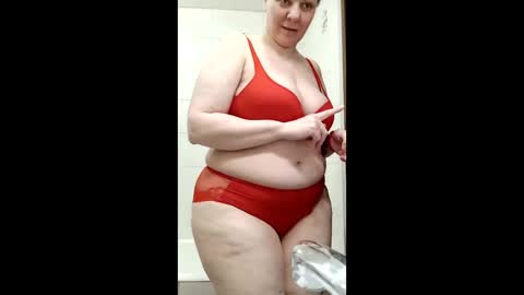 Snapshot of veronikawgold chatting on 04.29.26 VeronikawGold online show from 04.29.26