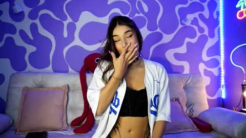 Snapshot of verosmit1 chatting on 11.08.25 online show from 11.08.25