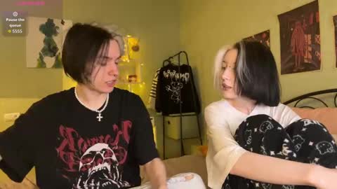 veryraretwins online show from 11.26.25