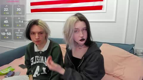 Snapshot of veryraretwins chatting on 04.24.26 veryraretwins online show from 04.24.26