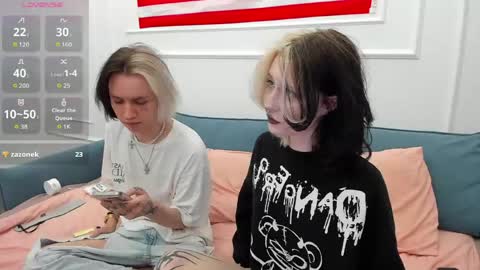 Snapshot of veryraretwins chatting on 05.14.26 veryraretwins online show from 05.14.26