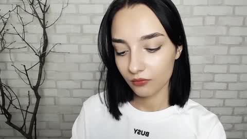 Snapshot of veryveryshygirl chatting on 12.07.24 Ana online show from 12.07.24