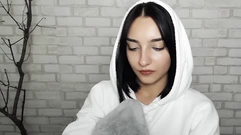 Snapshot of veryveryshygirl chatting on 12.12.24 Ana online show from 12.12.24