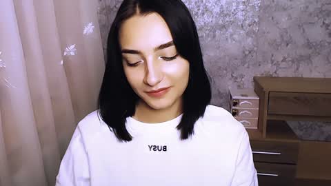 Snapshot of veryveryshygirl chatting on 01.09.25 Ana online show from 01.09.25