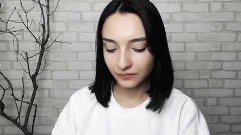 Snapshot of veryveryshygirl chatting on 01.21.25 Ana online show from 01.21.25