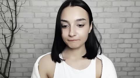 Snapshot of veryveryshygirl chatting on 02.20.25 Ana online show from 02.20.25