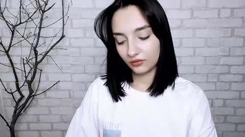 Snapshot of veryveryshygirl chatting on 03.06.25 Ana online show from 03.06.25