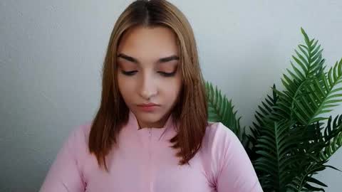 Snapshot of veryveryshygirl chatting on 09.18.25 Ana online show from 09.18.25