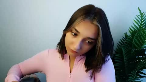 Snapshot of veryveryshygirl chatting on 10.03.25 Ana online show from 10.03.25