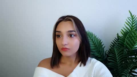 Snapshot of veryveryshygirl chatting on 10.04.25 Ana online show from 10.04.25