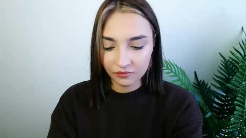 Snapshot of veryveryshygirl chatting on 10.09.25 Ana online show from 10.09.25