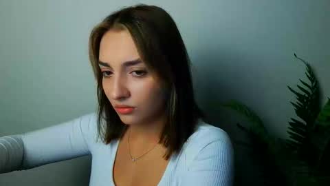 Snapshot of veryveryshygirl chatting on 10.10.25 Ana online show from 10.10.25