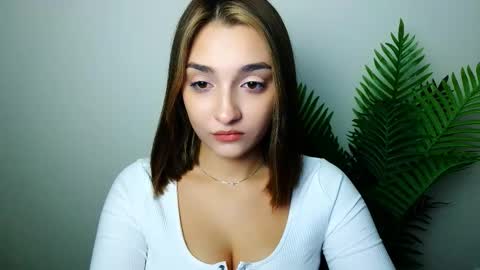 Snapshot of veryveryshygirl chatting on 11.09.25 Ana online show from 11.09.25