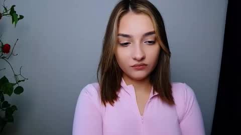 Snapshot of veryveryshygirl chatting on 11.20.25 Ana online show from 11.20.25