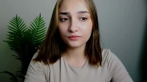 Snapshot of veryveryshygirl chatting on 11.23.25 Ana online show from 11.23.25