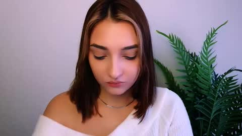 Snapshot of veryveryshygirl chatting on 12.15.25 Ana online show from 12.15.25