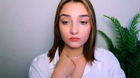 Snapshot of veryveryshygirl chatting on 12.17.25 Ana online show from 12.17.25