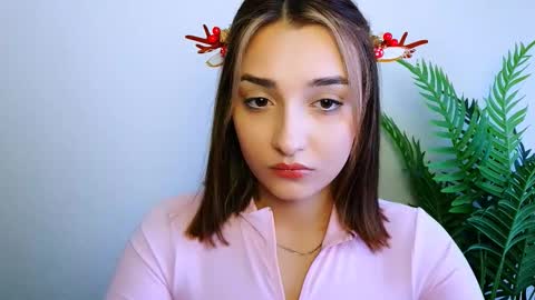 Snapshot of veryveryshygirl chatting on 12.18.25 Ana online show from 12.18.25