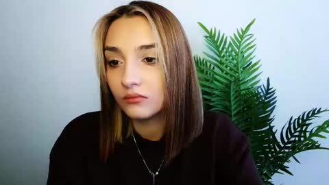 Snapshot of veryveryshygirl chatting on 01.12.26 Ana online show from 01.12.26