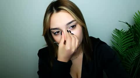 Snapshot of veryveryshygirl chatting on 02.27.26 Ana online show from 02.27.26